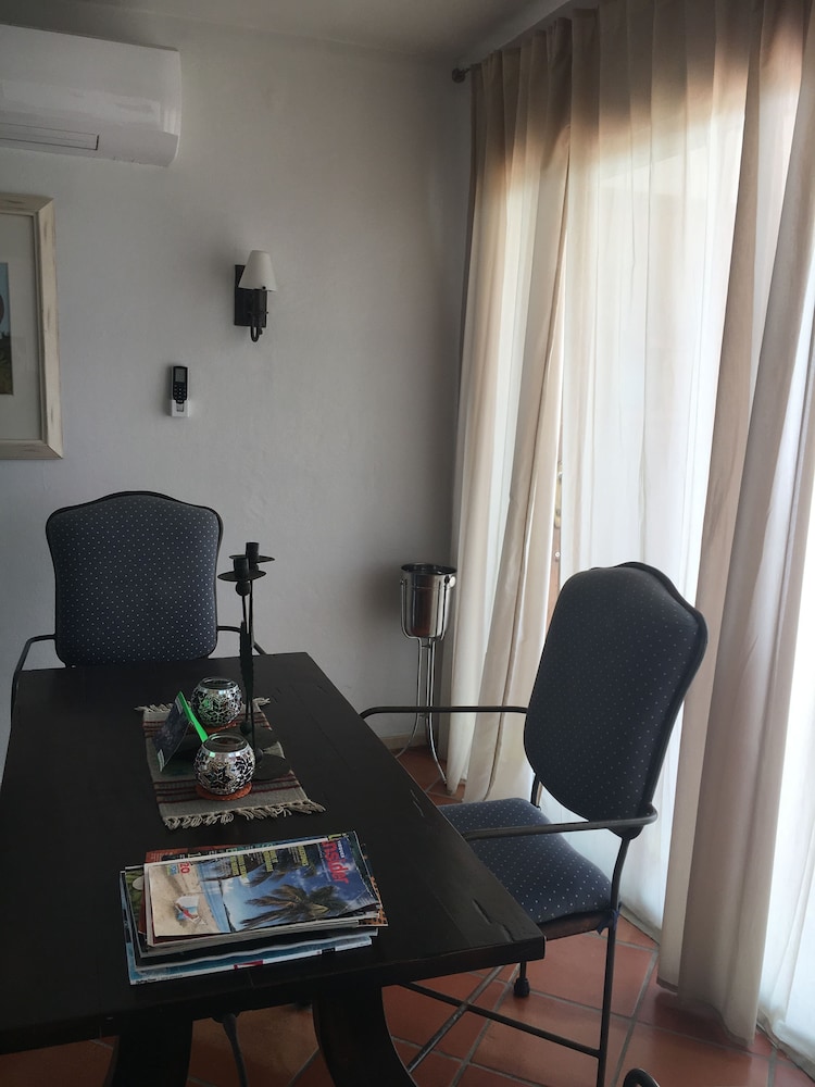 Sea Gate Hotel 30/50