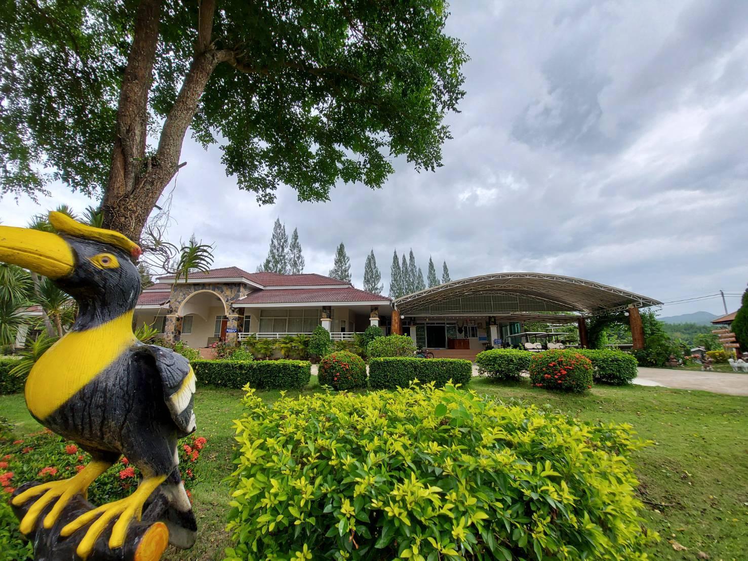 Tanaosri & Creekside Resort 44/68