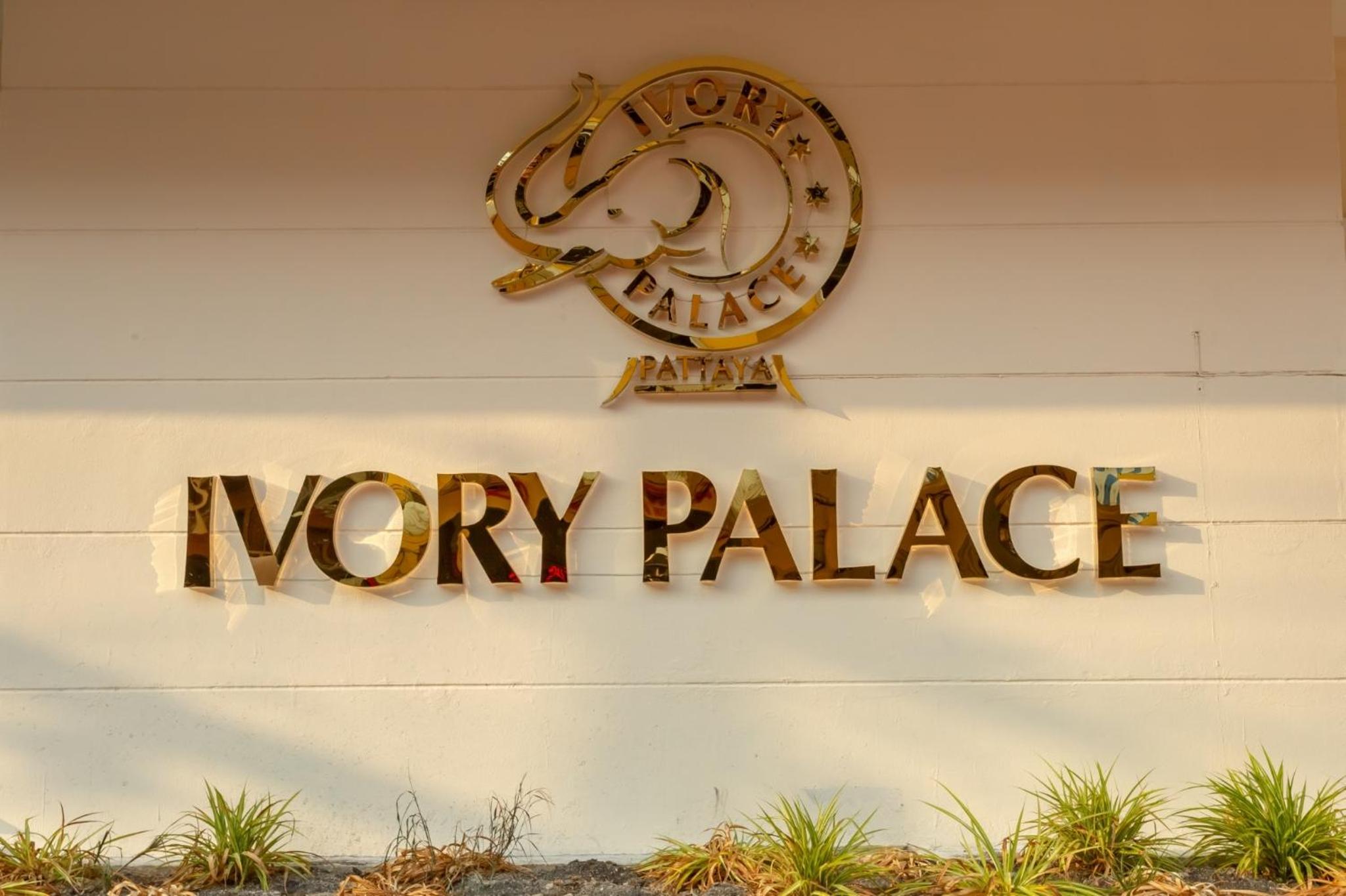 Ivory Palace Hotel 4/50