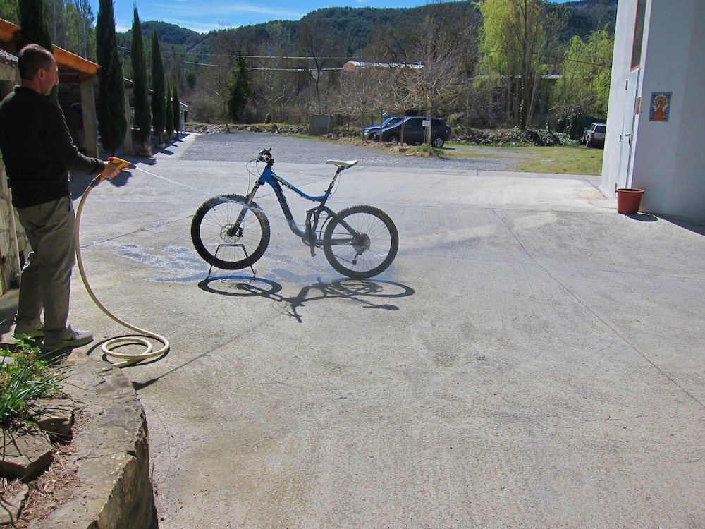 Meson de L Ainsa 61/63