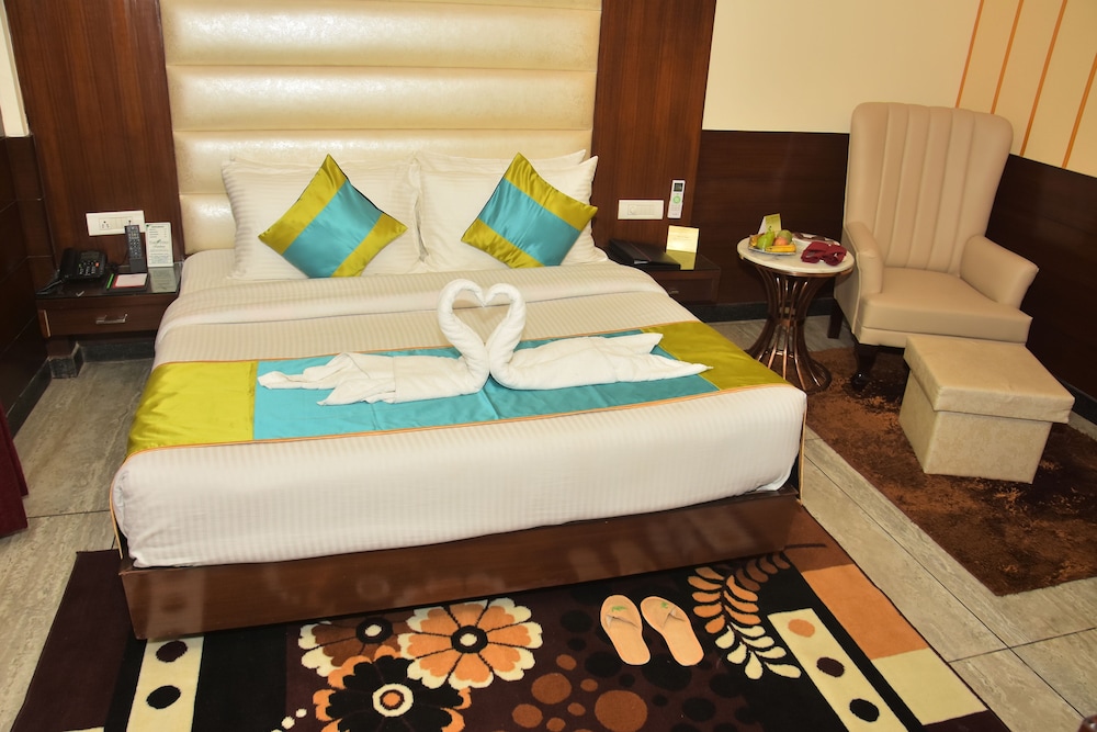 Green, Premium, King Bed
