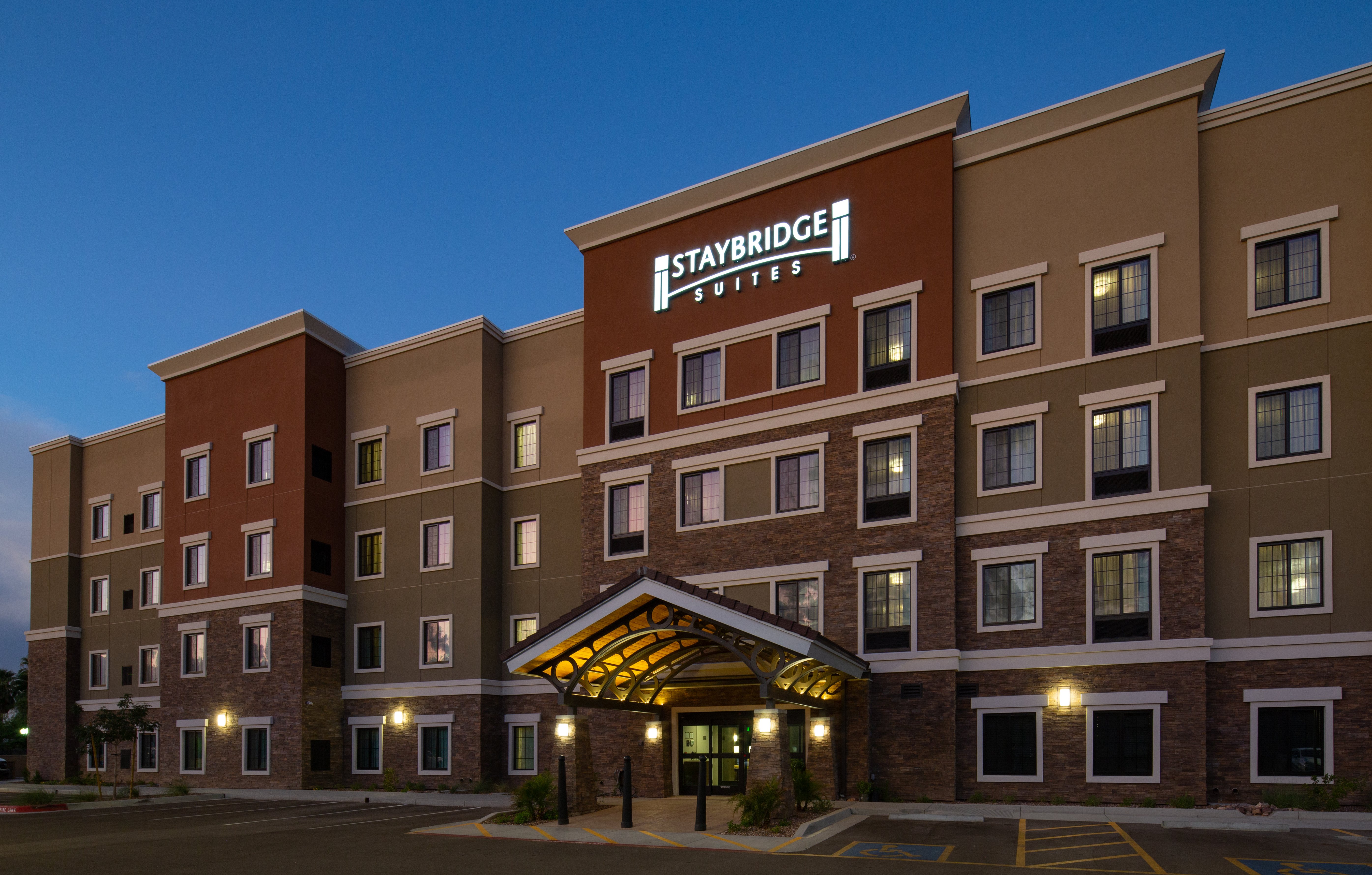 Staybridge Suites Phoenix Biltmore Area 50/56