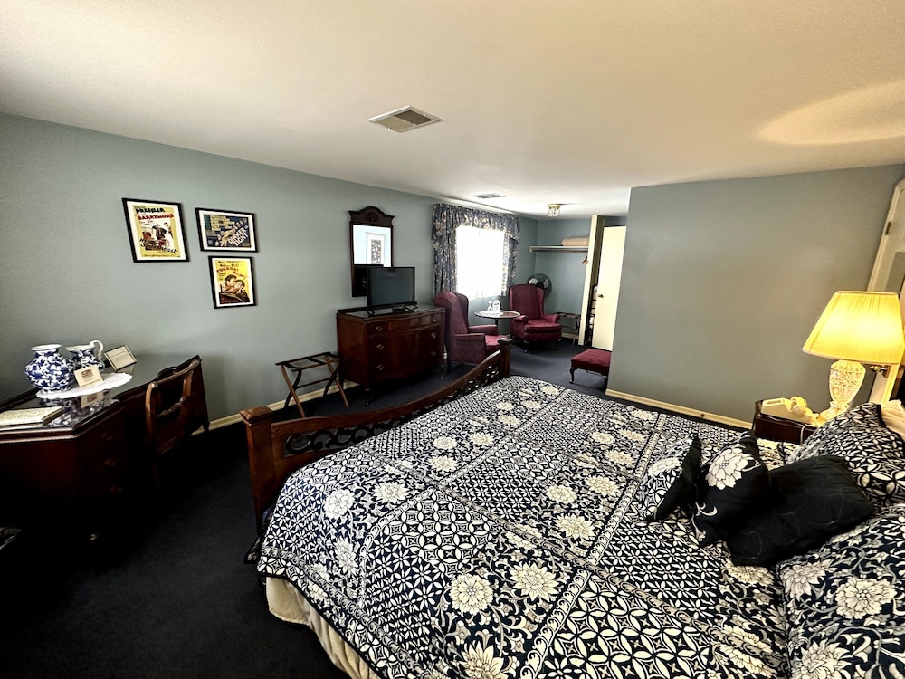 Montague Inn 36/73