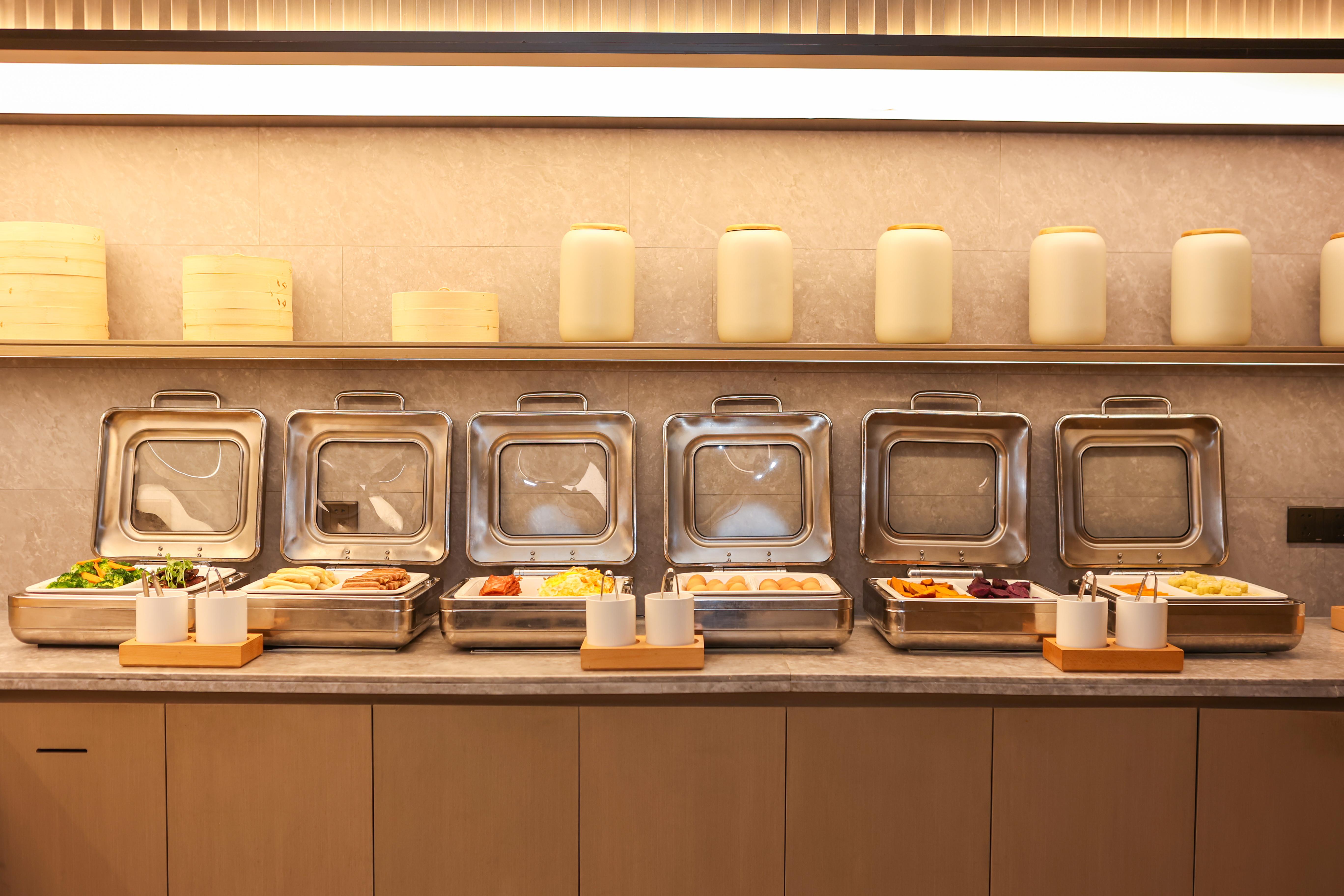 Ji Hotel Shanghai People's Square Nanjing Road Pedestrian Street 34/46