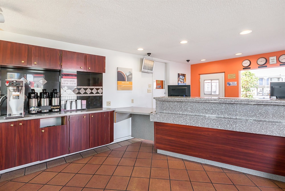 Motel6 El Paso, TX - Airport - Fort Bliss 12/44