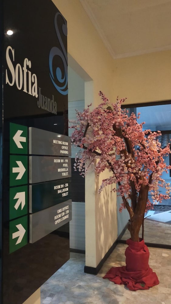 Hotel Sofia Juanda Surabaya 1/47