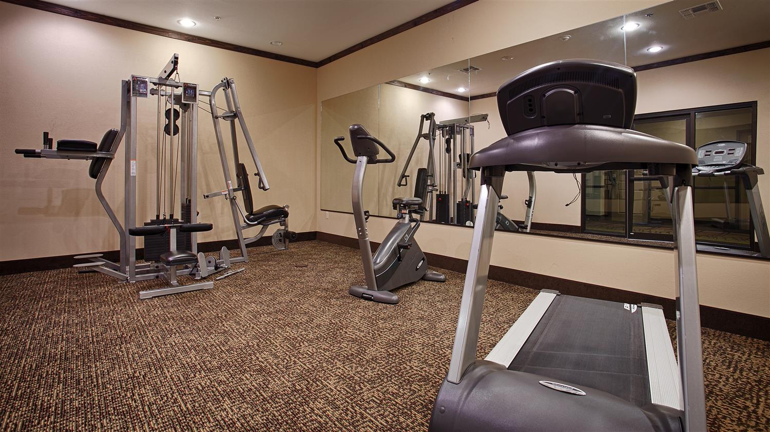 Best Western Plus Emory At Lake Fork Inn And Suites 19/42