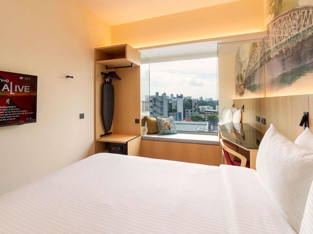 Deluxe, King Bed