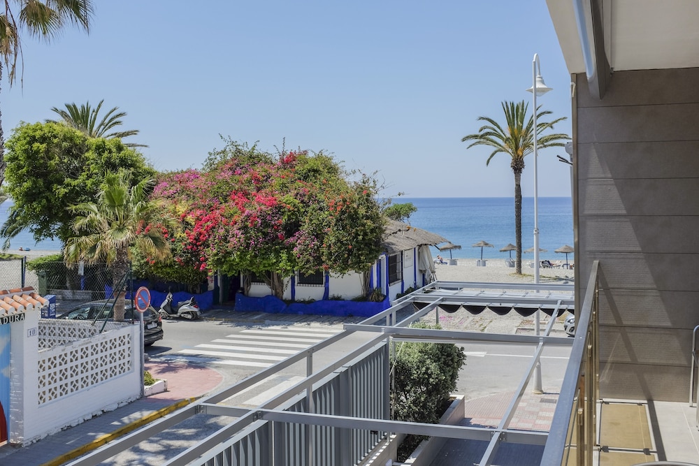 La Caleta Bay 3/44