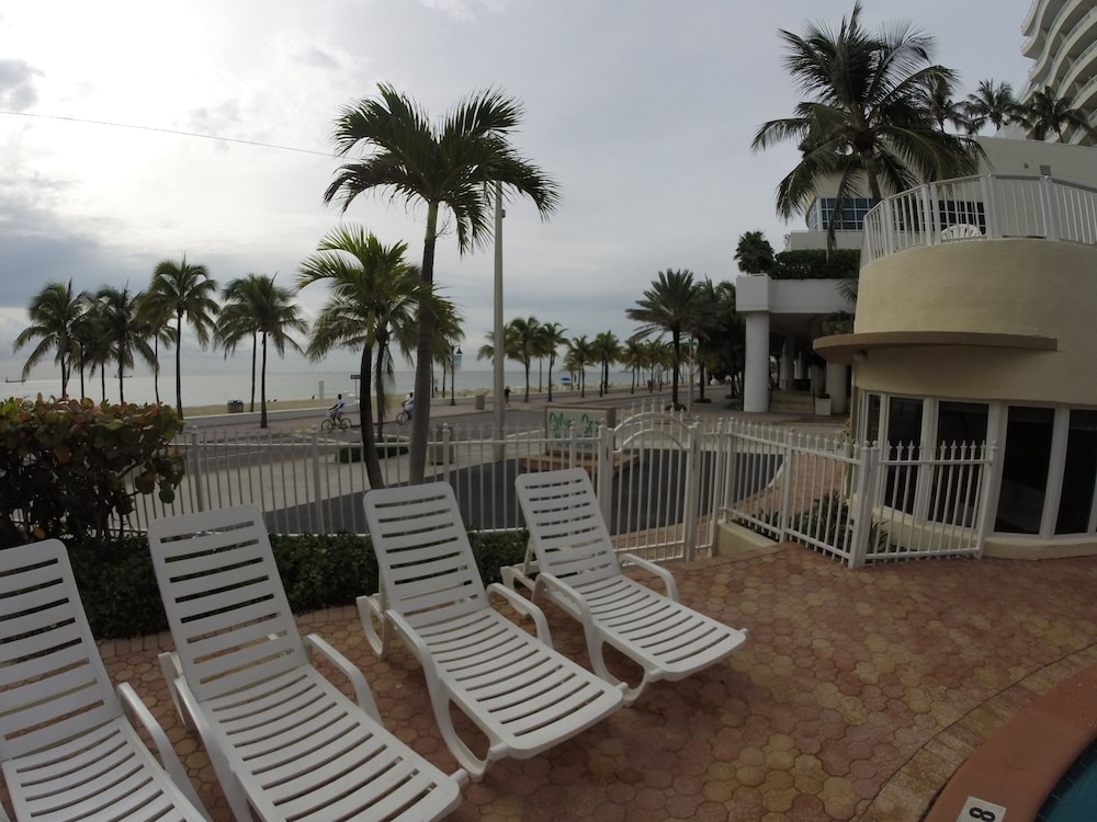 Silver Seas Beach Resort 63/67
