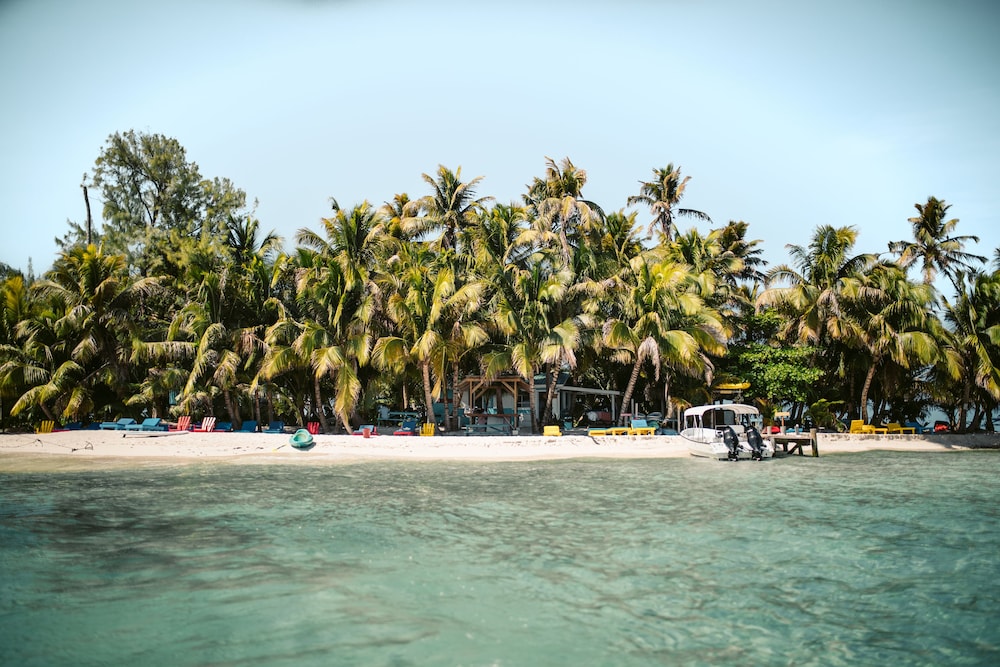 Ranguana Caye Cabanas 32/50