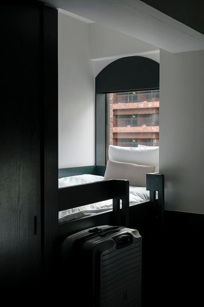 Ddd Hotel 42/66