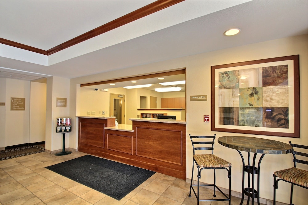 Candlewood Suites Milwaukee Airport-Oak Creek 9/73