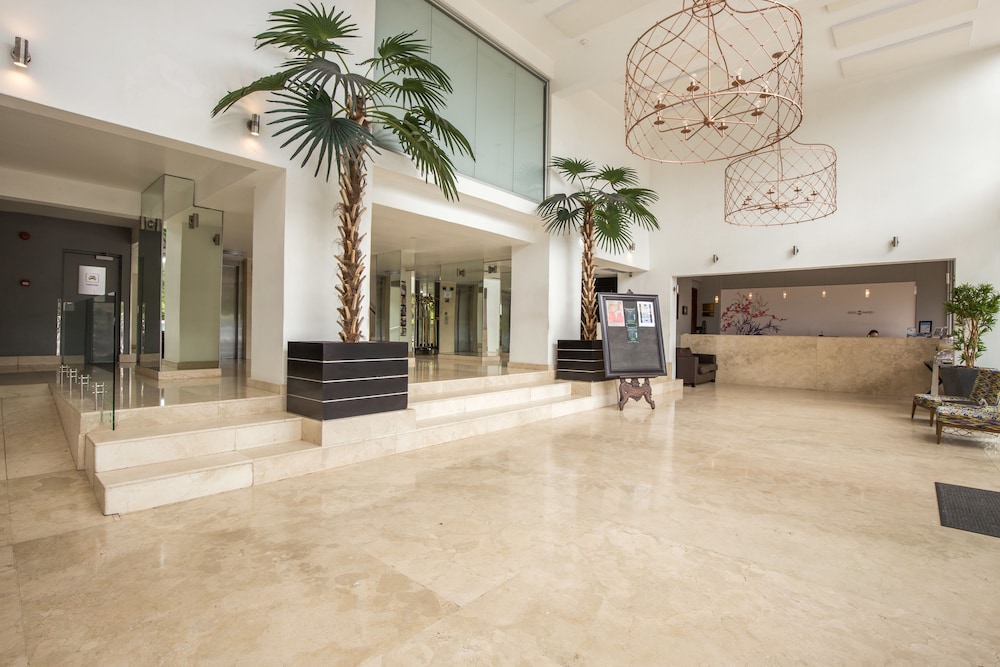 Belaire Suites 4/50