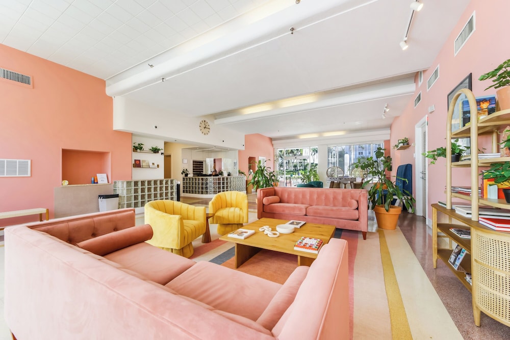 Tropics Hotel And Hostels 30/49