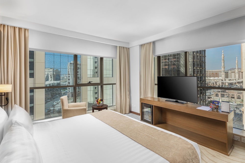 Suite, 1 King and 1 Single Beds