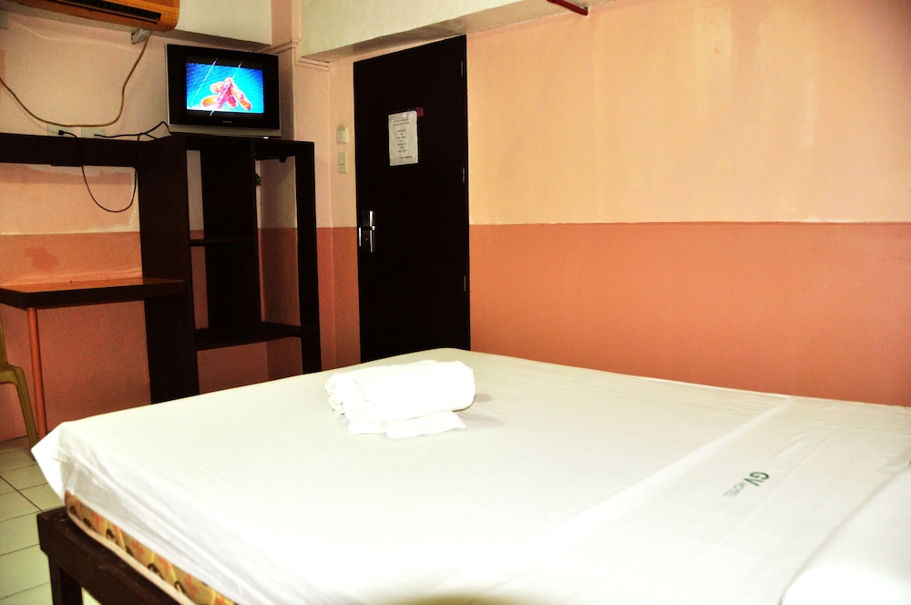 DELUXE, DOUBLE BED