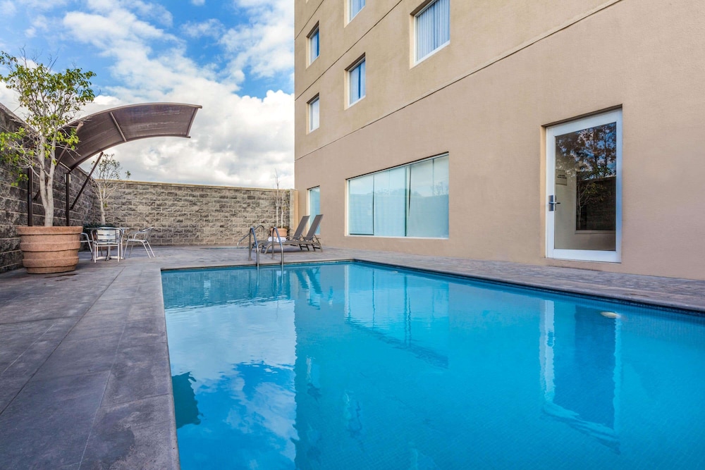 La Hotel By La Quinta San Luis Potosi 36/61