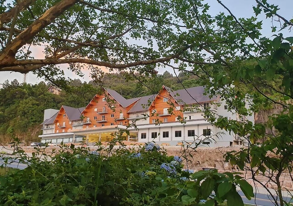 Sky Palace Hotel 39/42