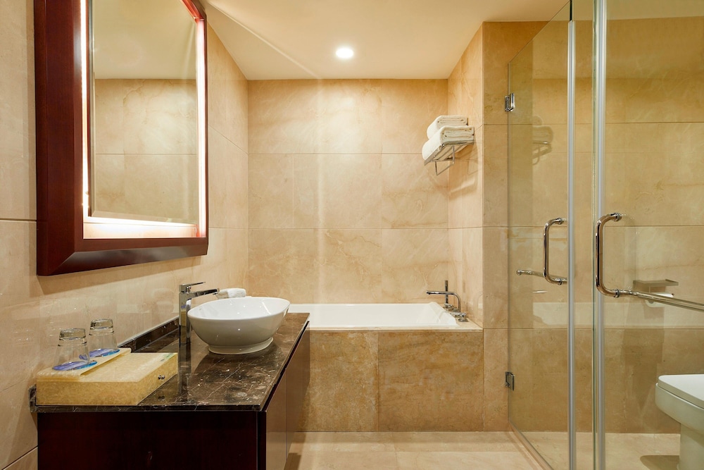 1 Bedroom, Studio, Suite, King Bed, Balcony