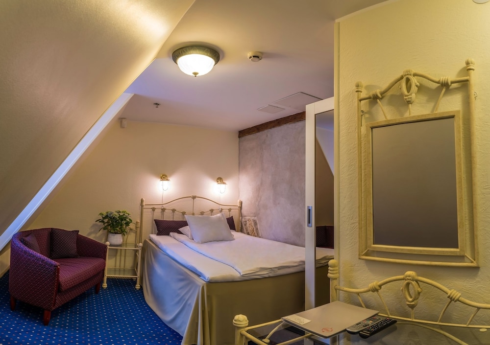 Cru Hotel 22/74