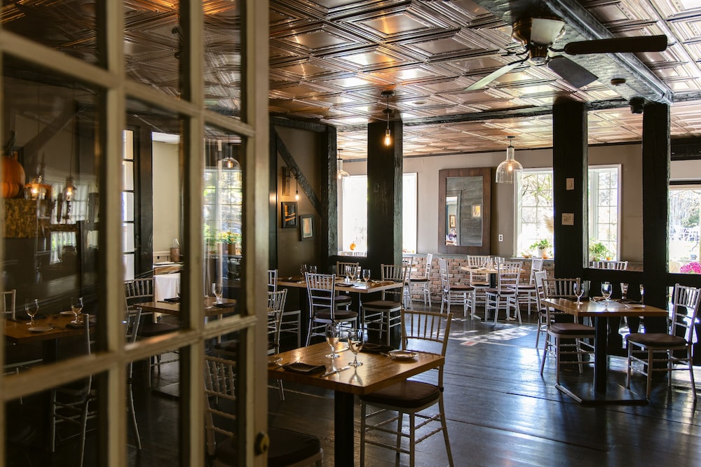 Crabtree Apos S Kittle House Restaurant Inn 48/52
