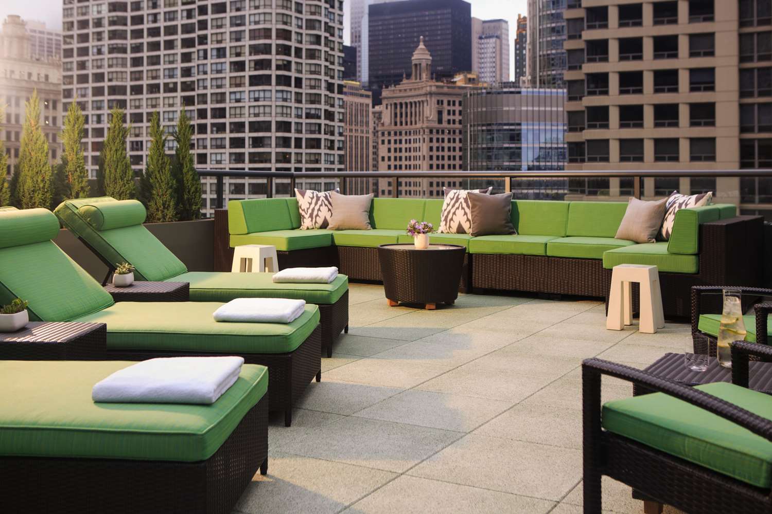 Hotel 505 River North 43/75