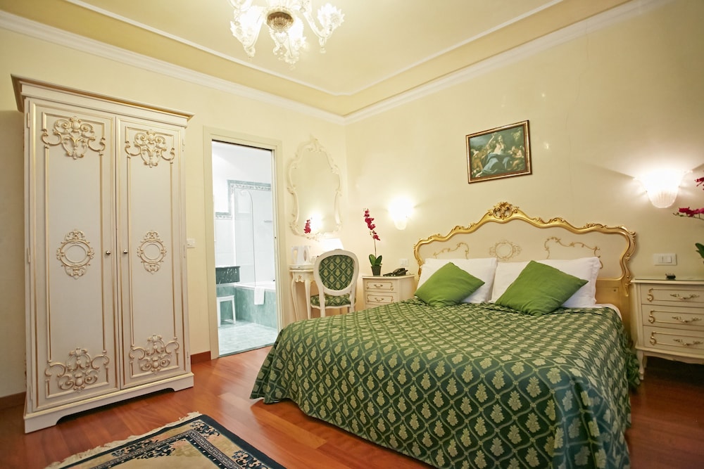 San Luca Hotel 12/55