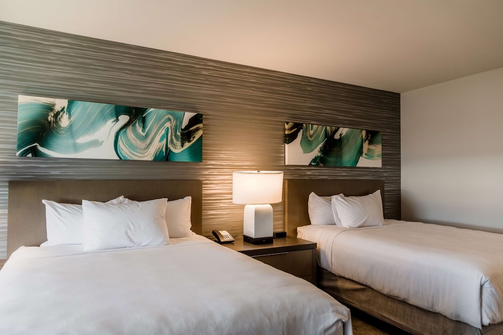 Hyatt House Winnipeg-South/Outlet Collection 7/32