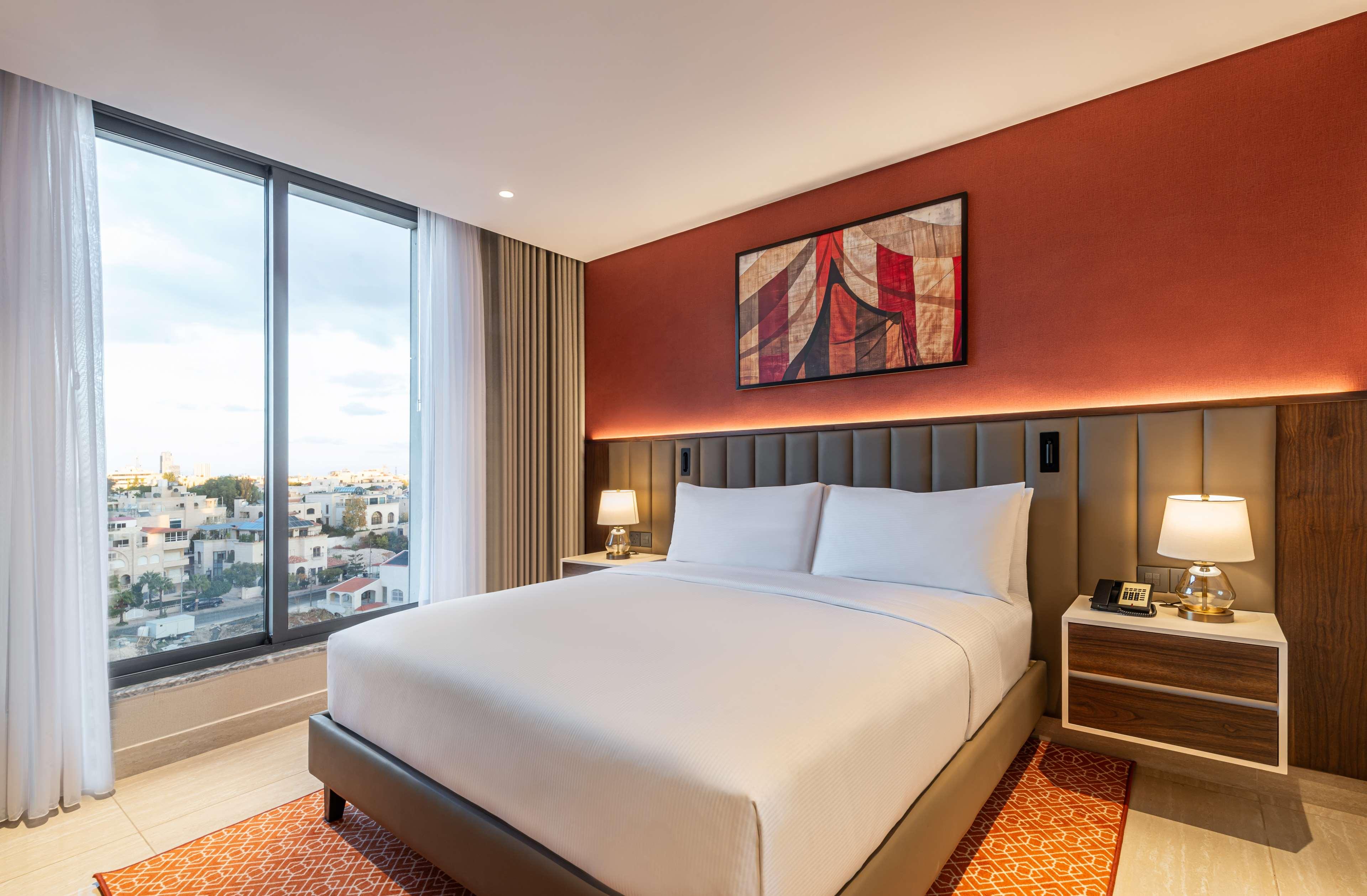 1 BEDROOM, SUITE, KING BED