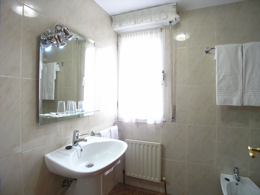 Iraipe Gorbea Hotel 38/48