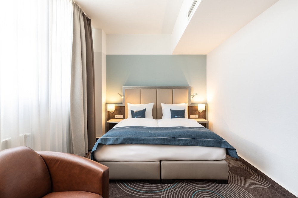 Garner Hotel Essen - Handelshof by IHG 22/85