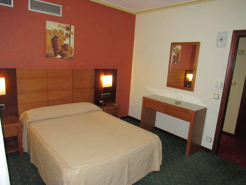 Room, Single, Double Bed