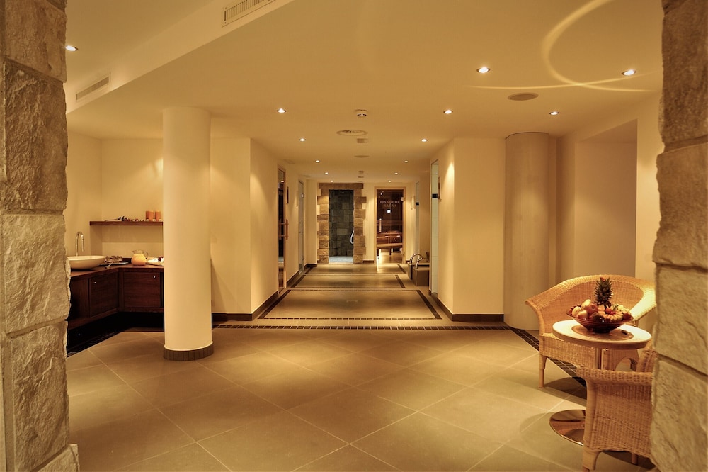 Hotel Tyrol 38/58