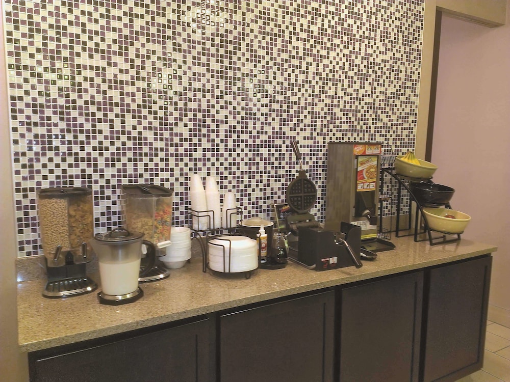 La Quinta Inn Lincoln 42/57