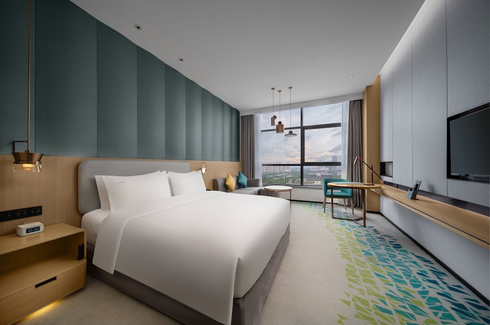 Holiday Inn Fuyang 12/75