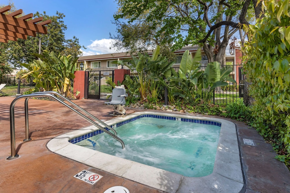 Best Western Plus Garden Court Inn 1/54