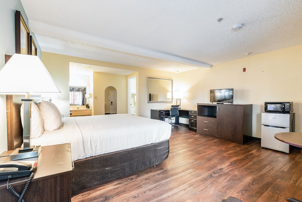 Days Inn by Wyndham Federal Way 14/40
