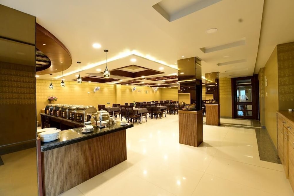 Hotel Jataka Inn 4/38