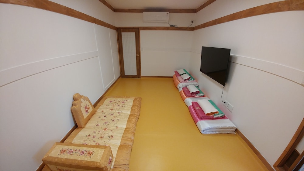 So Hyeon Dang Hanok Guesthouse 67/67