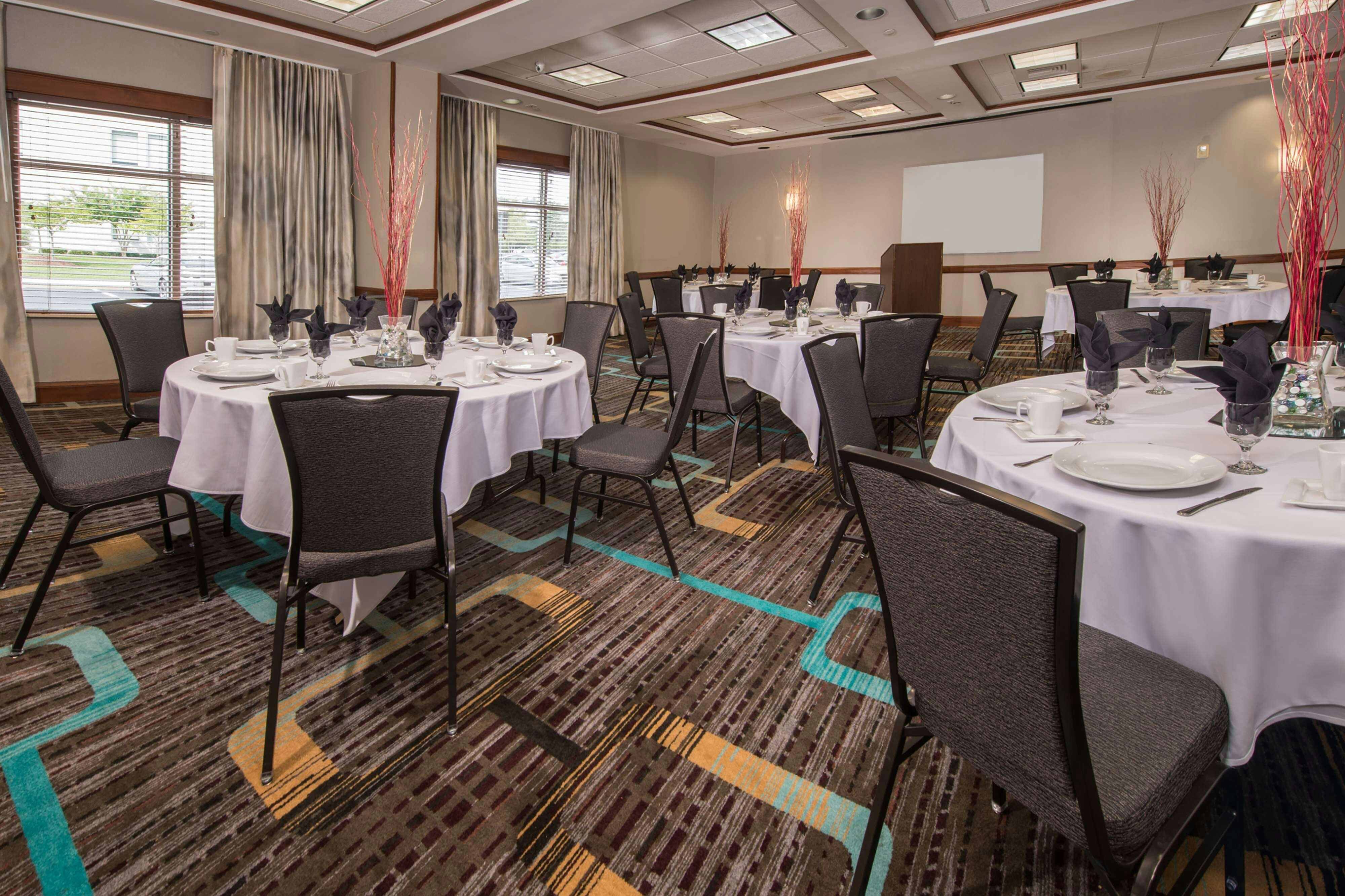 Residence Inn By Marriott Chesapeake Greenbrier 44/54