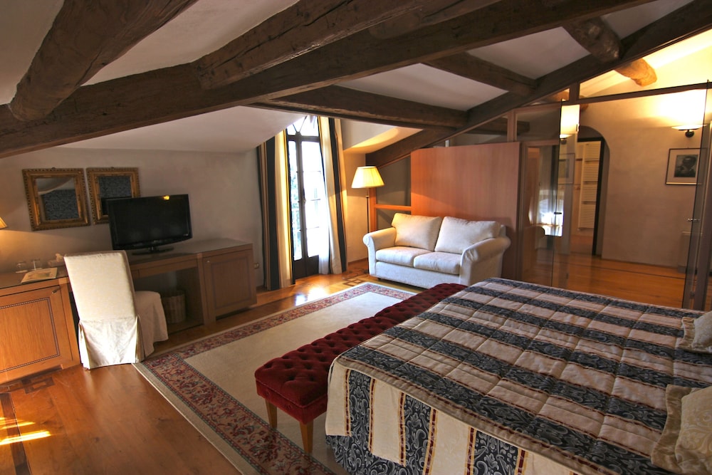 HOTEL VILLA GIONA 12/77