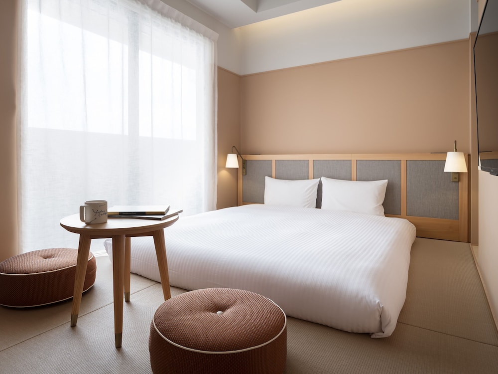 JAPANESE, STANDARD, QUEEN BED