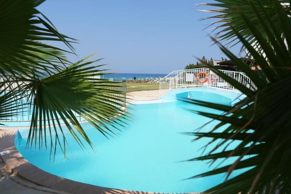 Astreas Beach Hotel 45/50