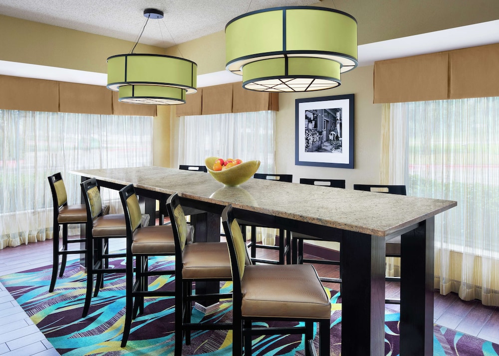 Hampton Inn Dallas-Irving-Las Colinas 38/48