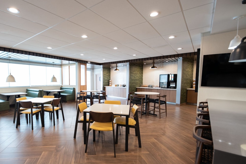 Fairfield Inn and Suites Kingsport 13/17