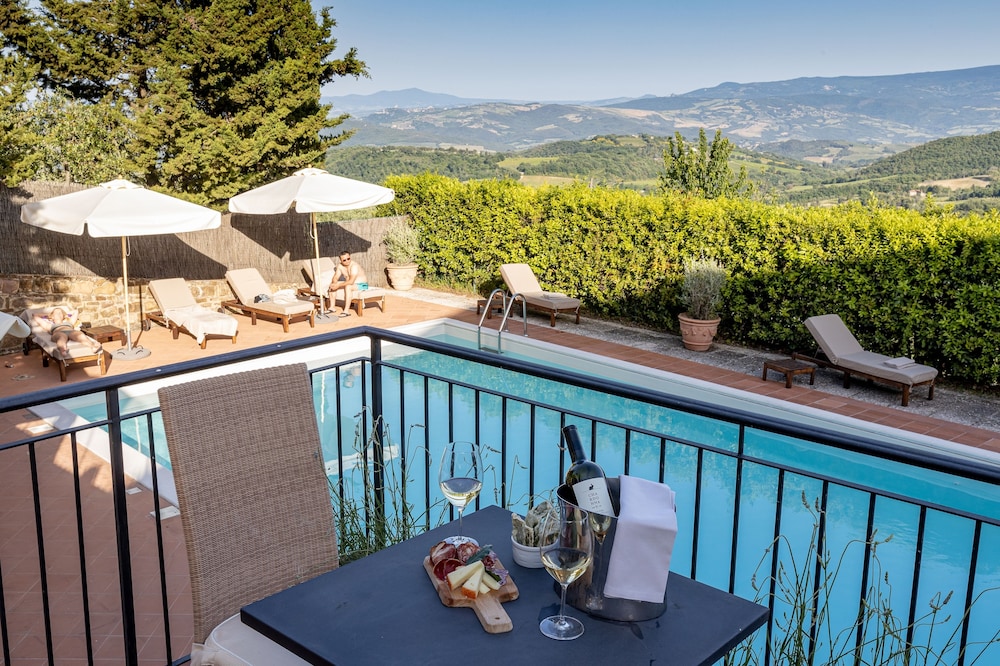 Si Montalcino Hotel & Restaurant 4/68
