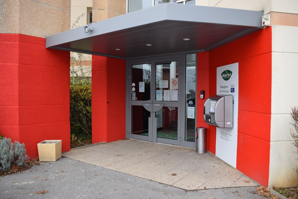 hotelF1 Bourges Le Subdray 22/24