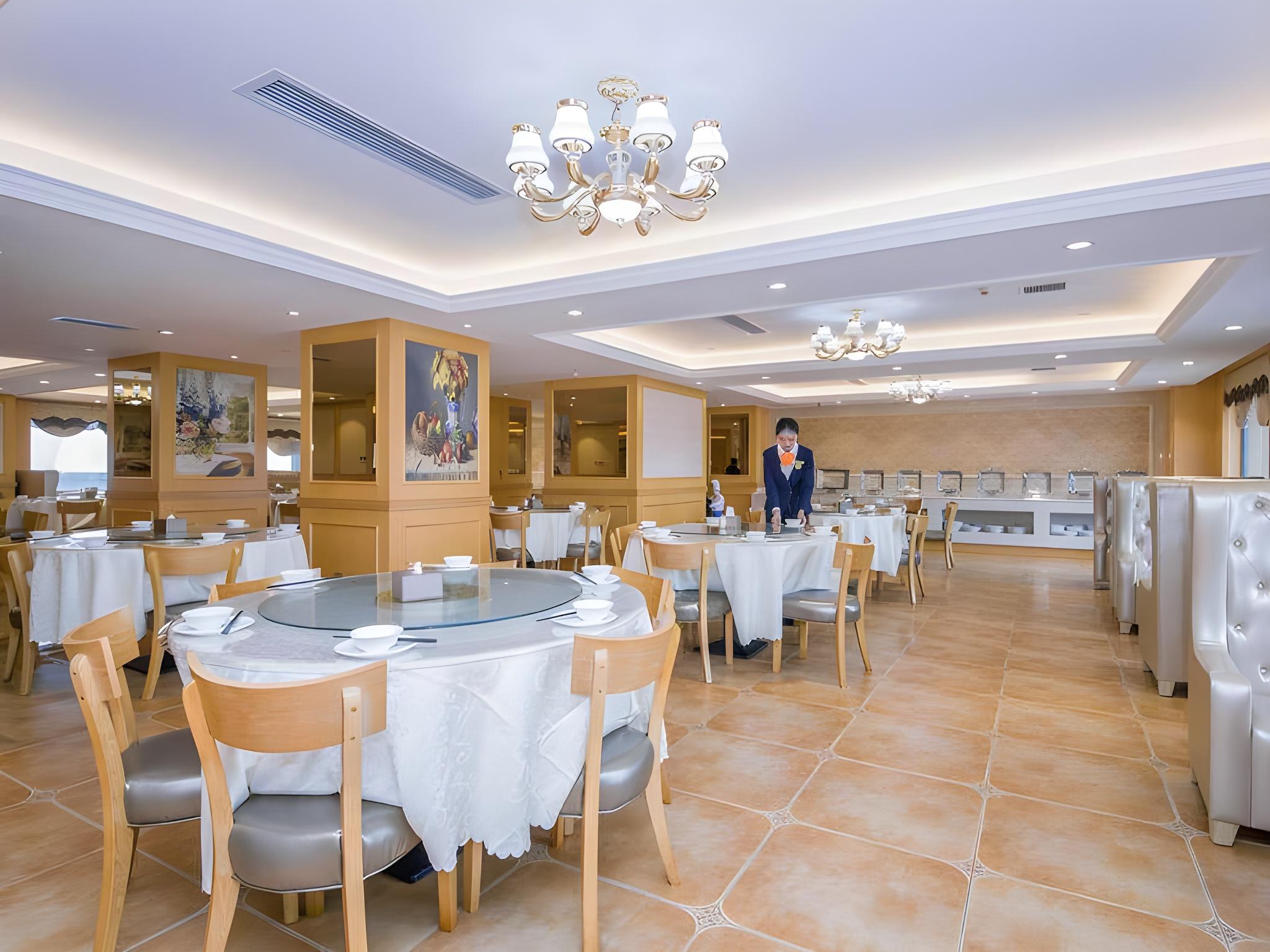 Vienna International Hotel (Huanggang Dongmen Road) 28/37