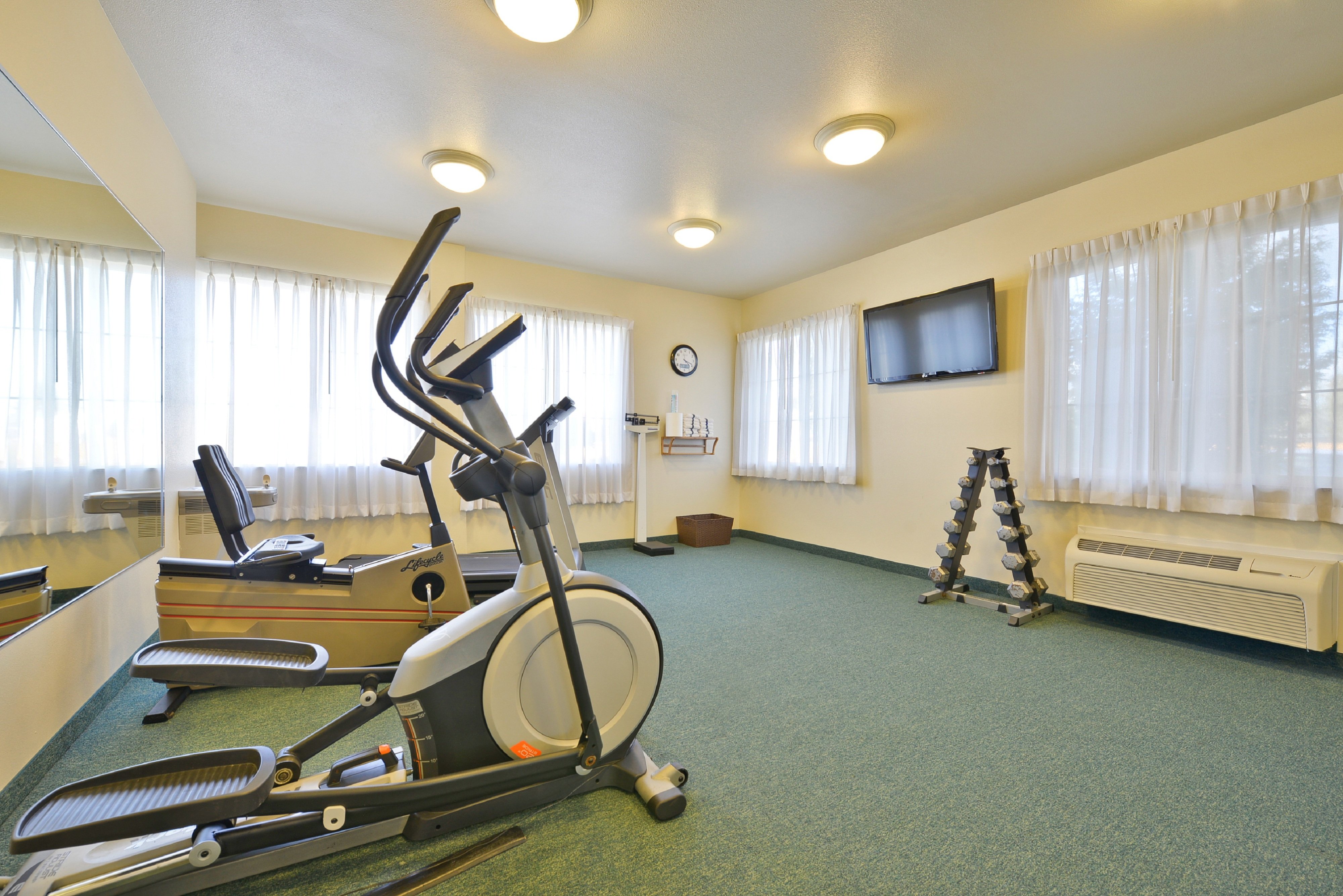 Holiday Inn Express and Suites Tacoma South Lakewood, an IHG Hotel 36/64